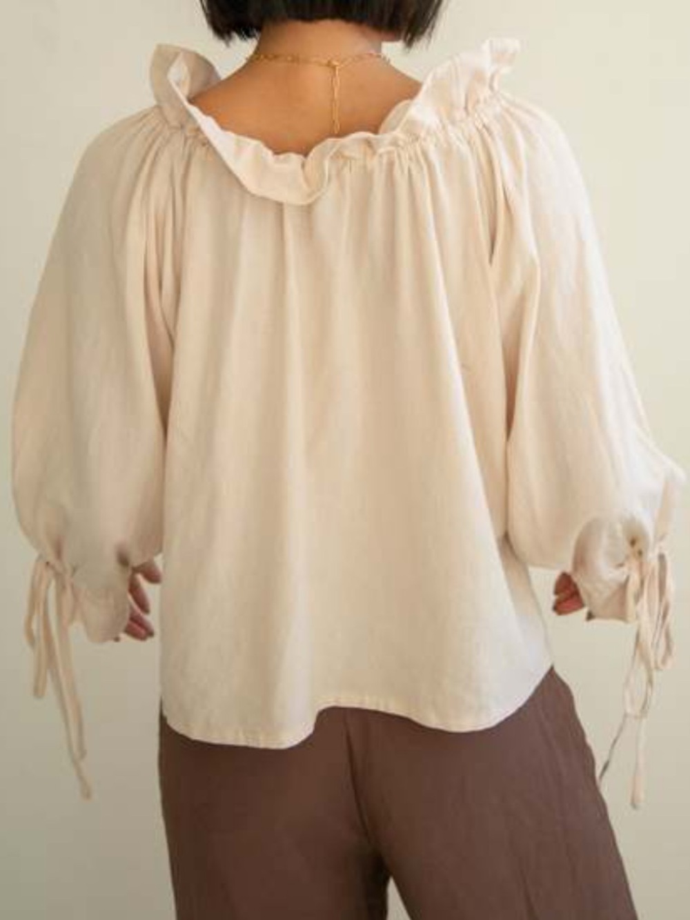Sonderhaus The Ruth Blouse in Crema SIZE LARGE - Picture 2 of 7